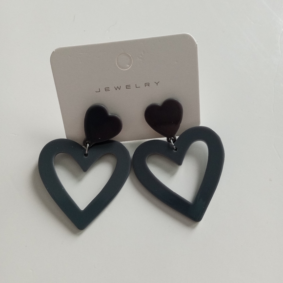 Fashion Gray Heart Dangle Earrings - Picture 2 of 4